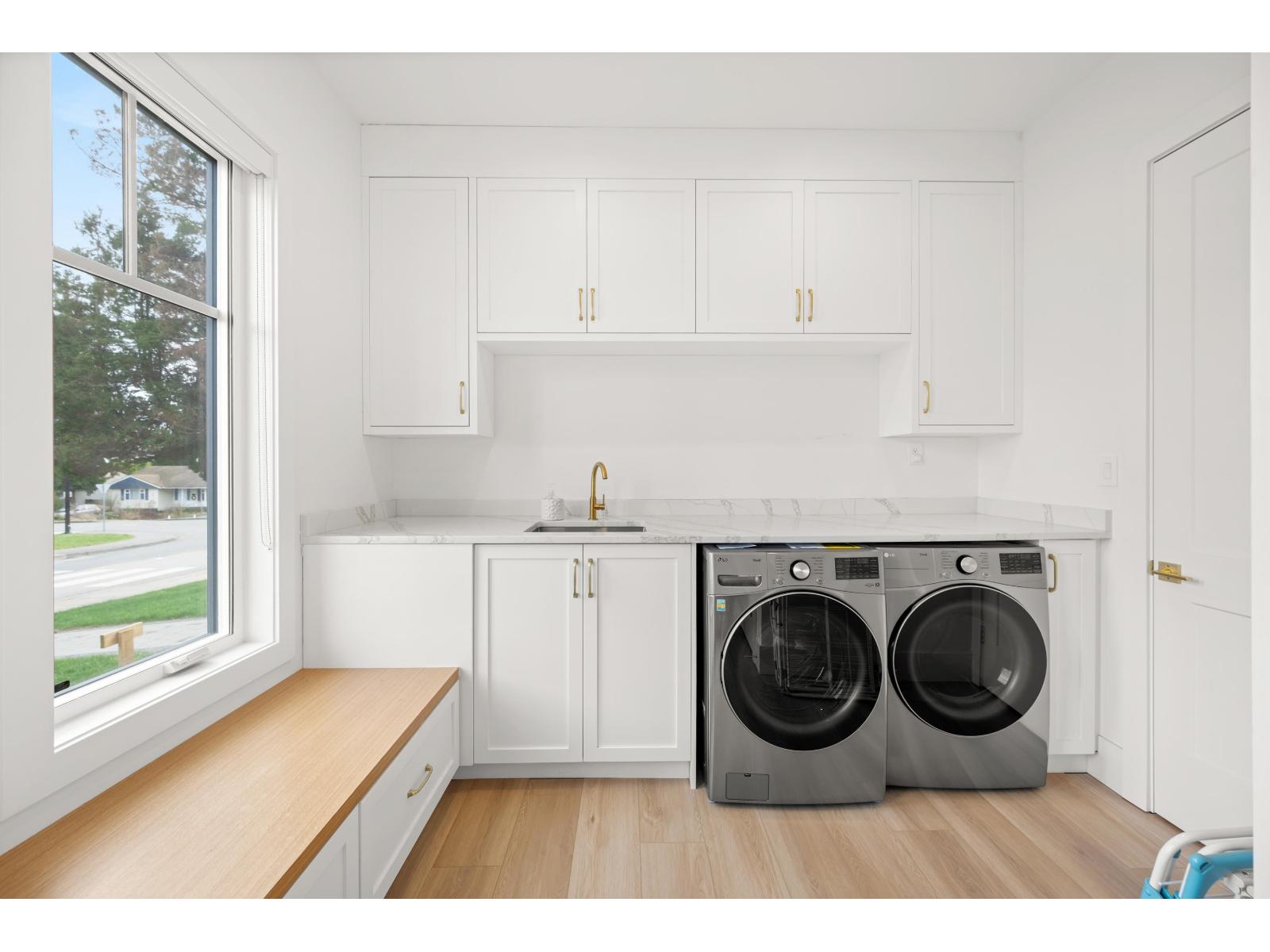 1113 DOLPHIN STREET, White Rock