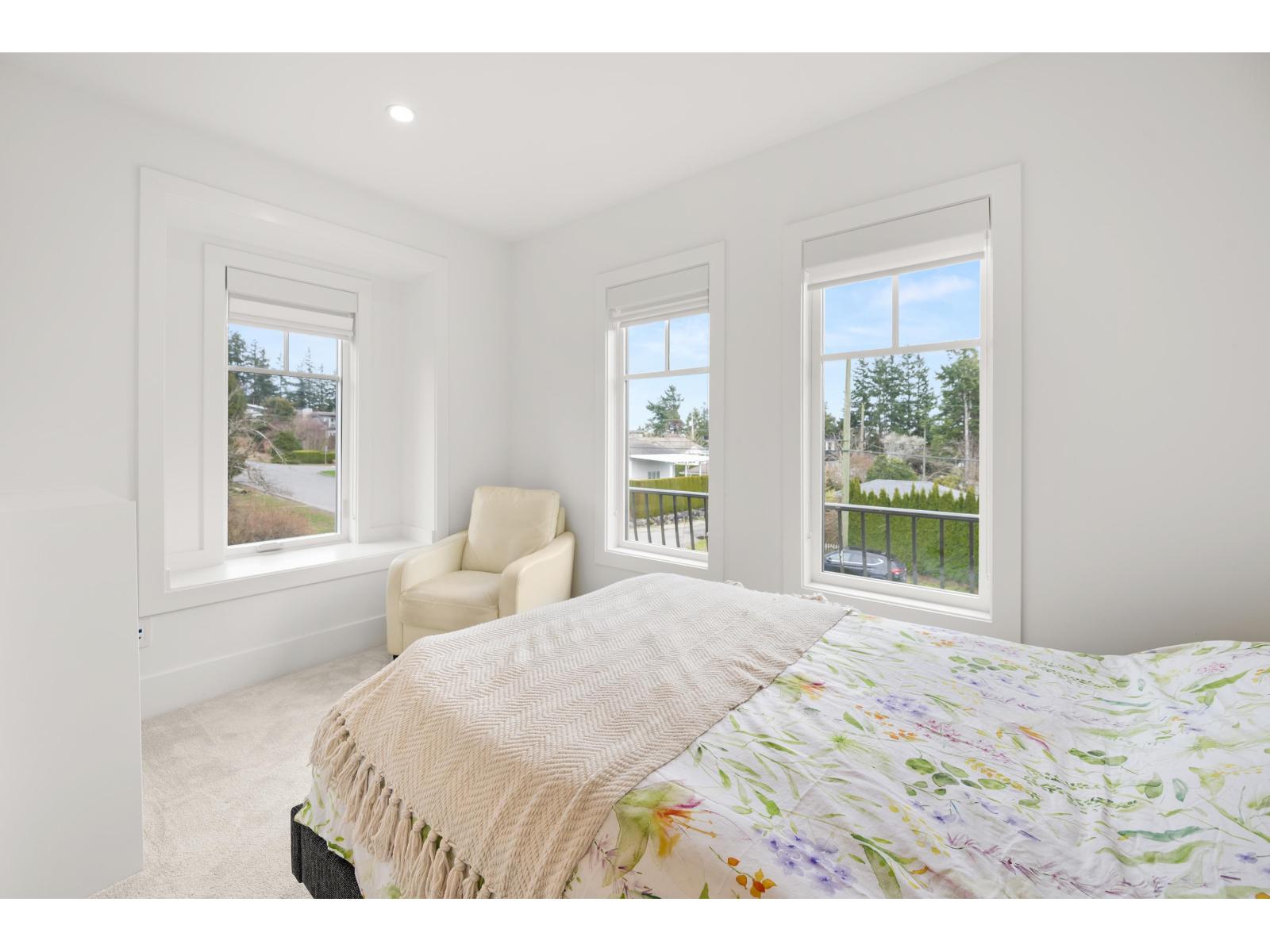 1113 DOLPHIN STREET, White Rock