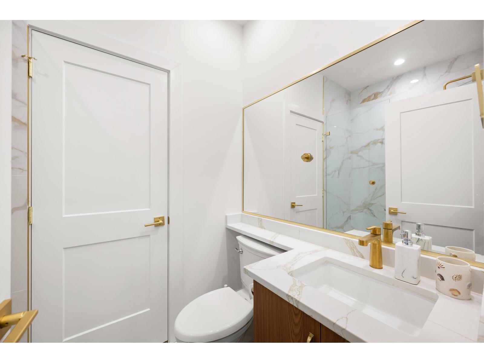 1113 DOLPHIN STREET, White Rock