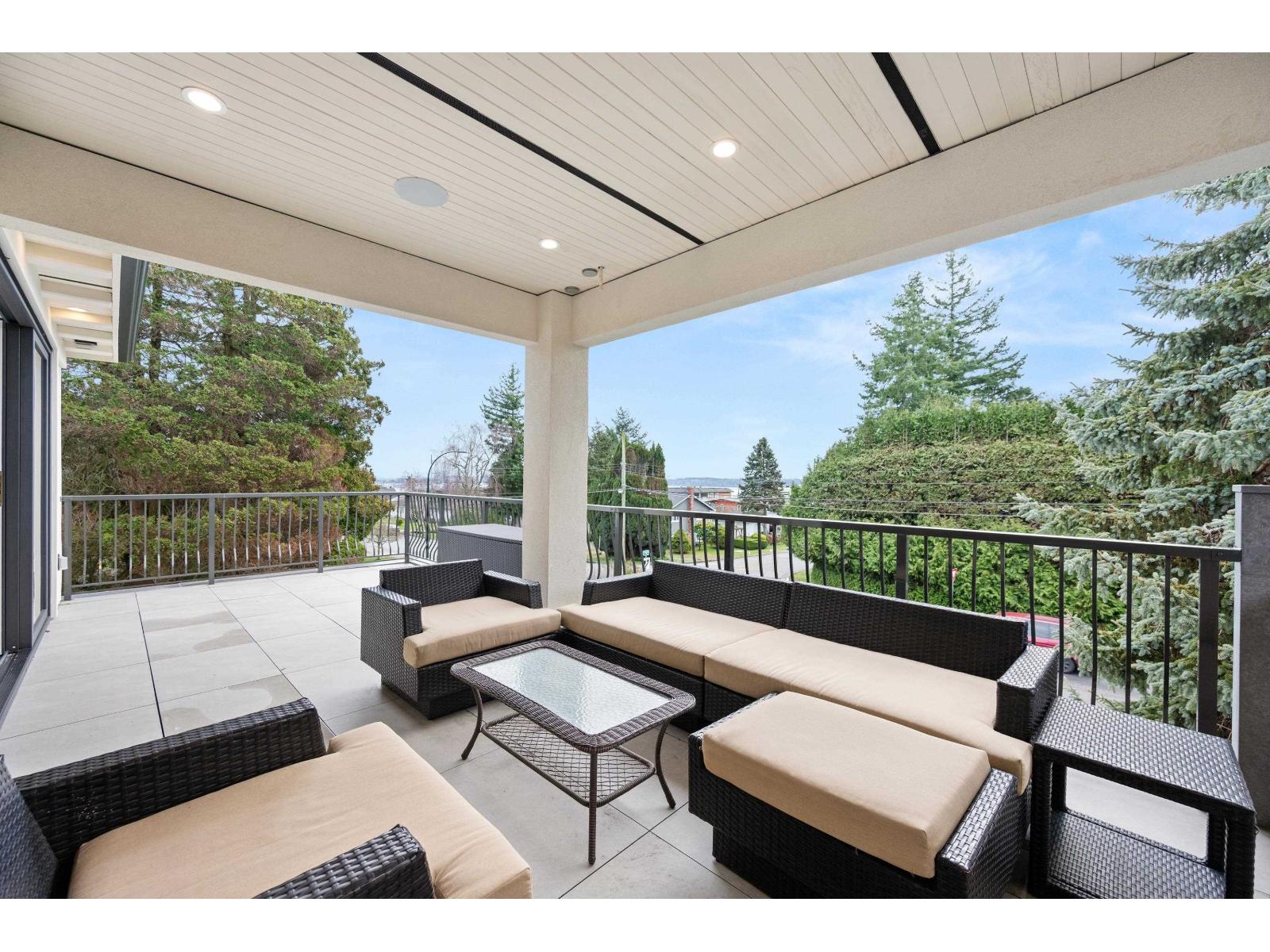 1113 DOLPHIN STREET, White Rock