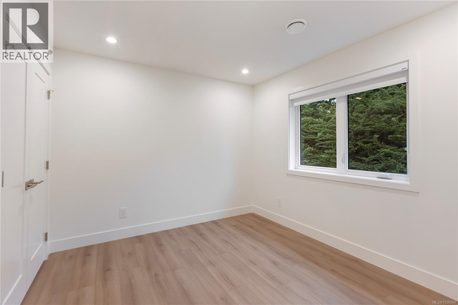 2 990 McBriar Avenue, Saanich