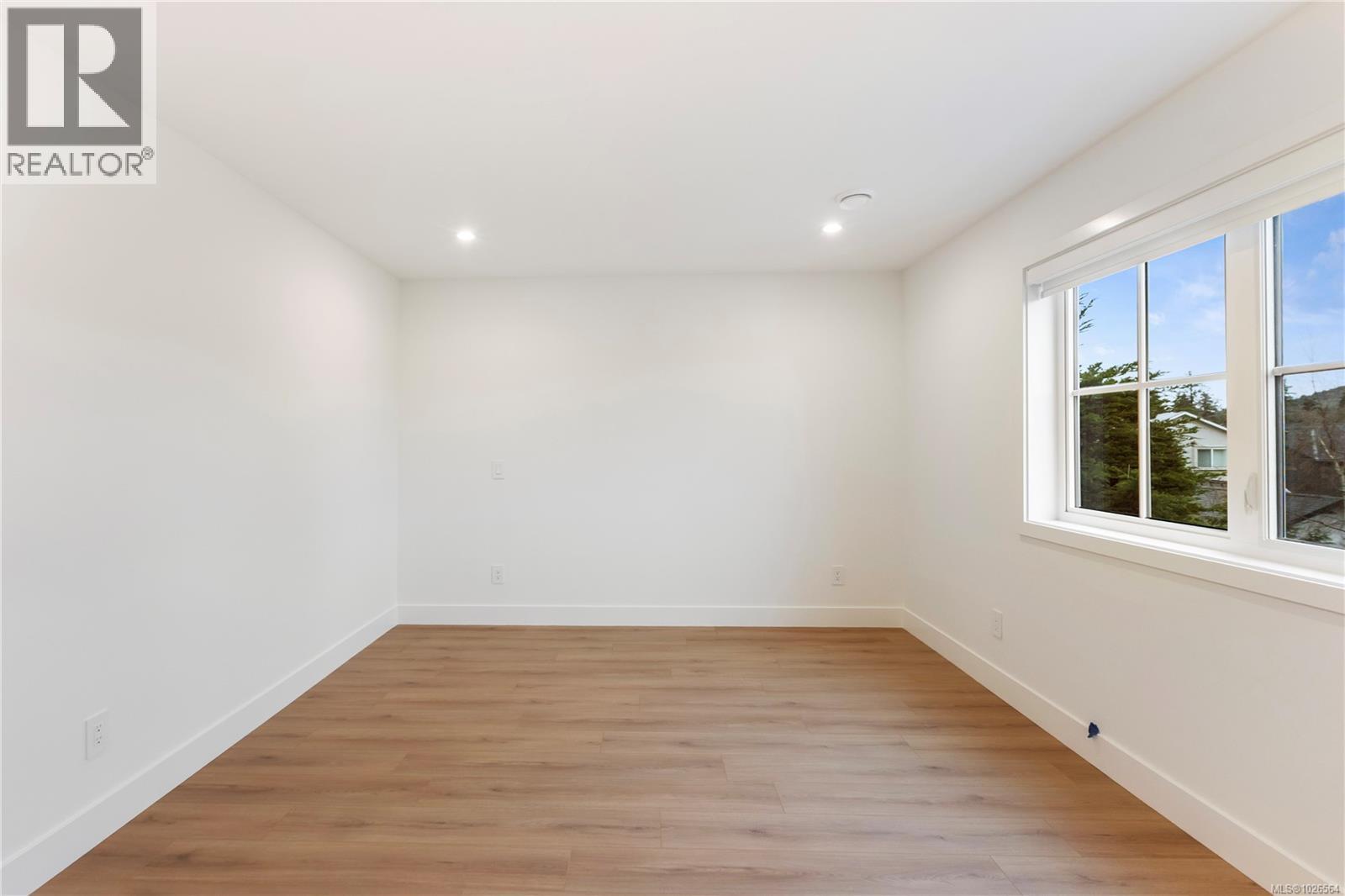 2 990 McBriar Avenue, Saanich