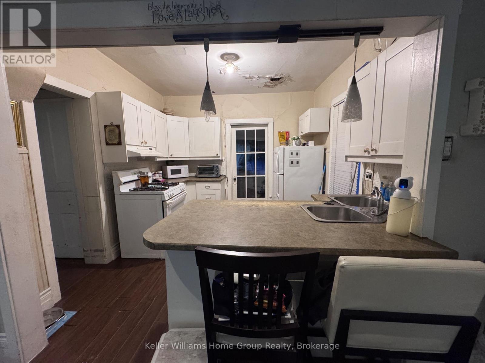 22 CLARE AVENUE - 14