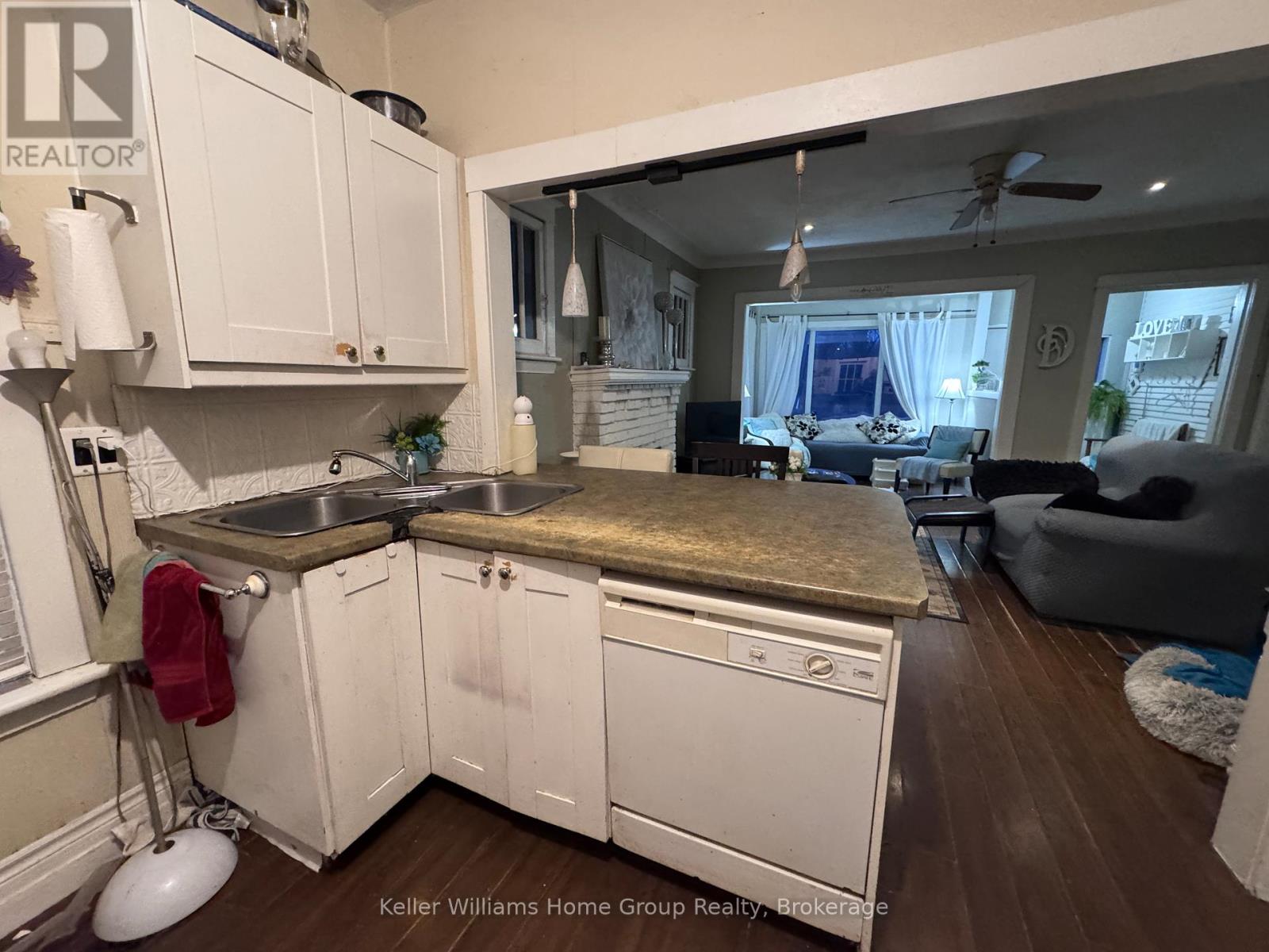 22 CLARE AVENUE - 20