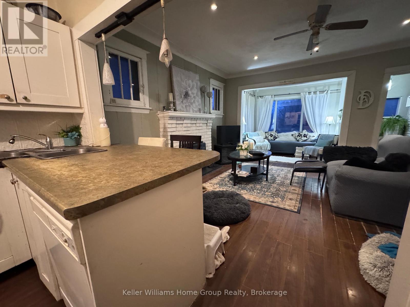 22 CLARE AVENUE - 21