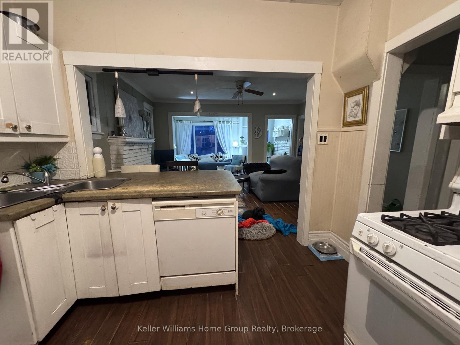 22 CLARE AVENUE - 17