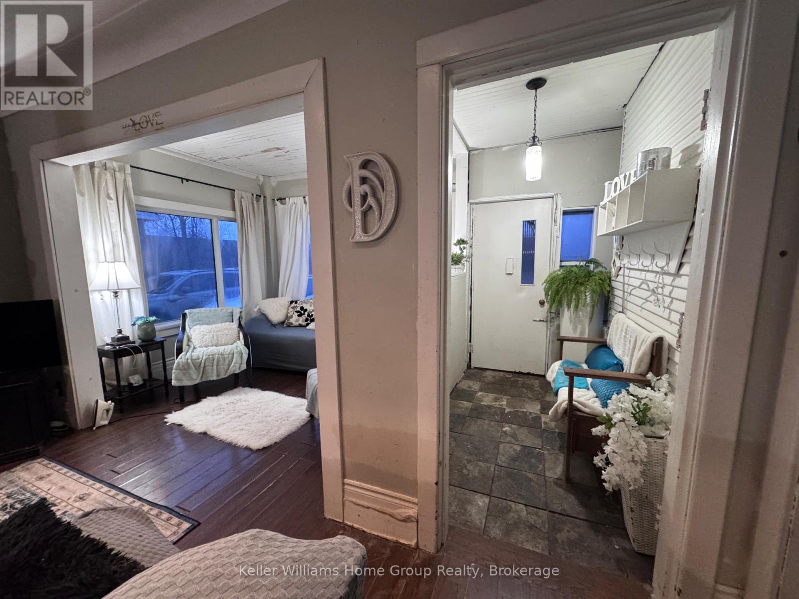 22 CLARE AVENUE - 12