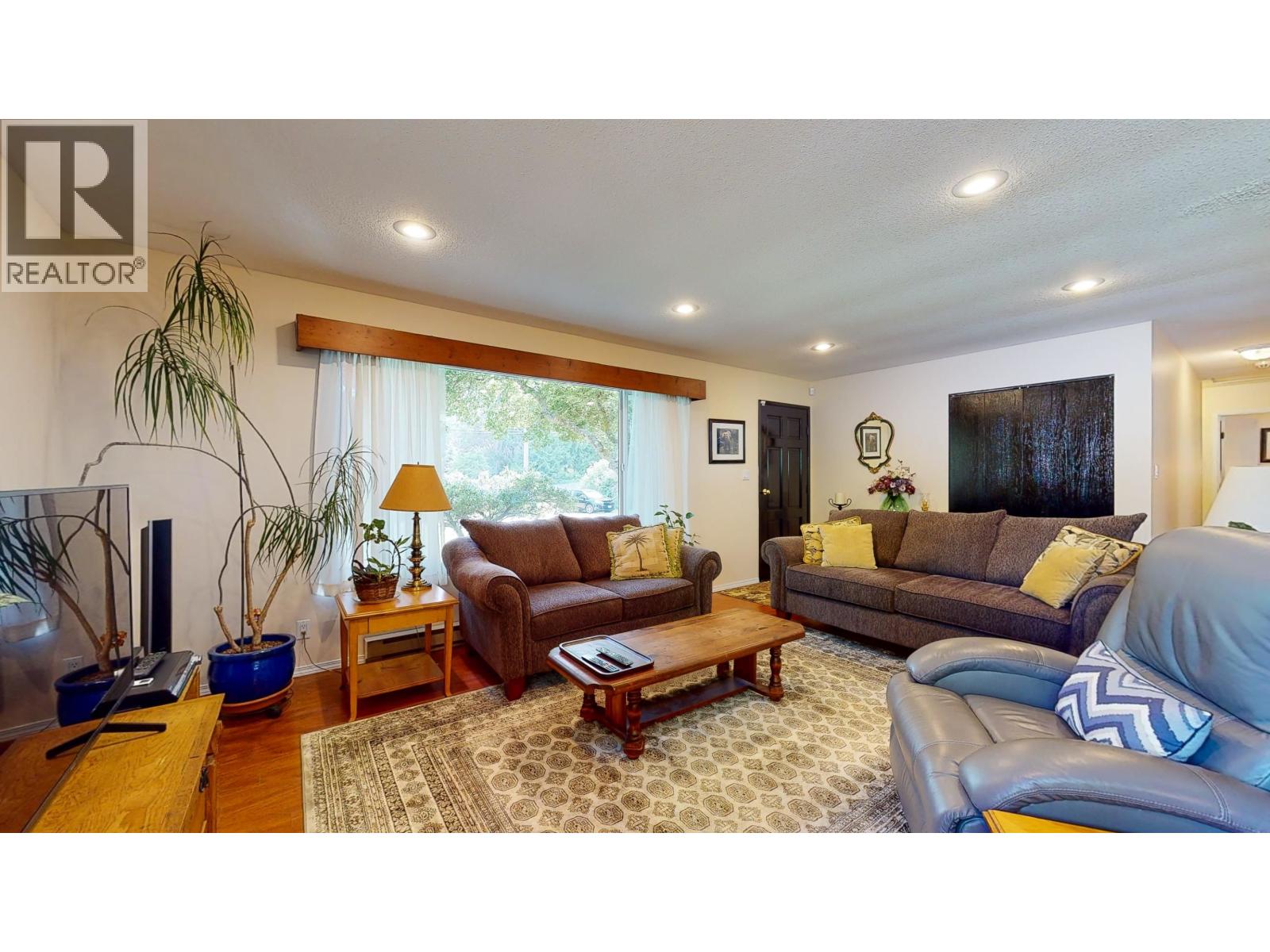 4569 FRANCIS PENINSULA ROAD, Madeira Park