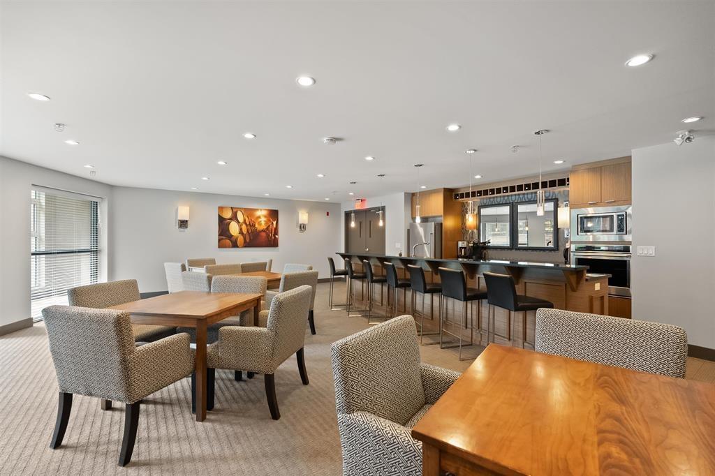 208 14855 THRIFT AVENUE, White Rock