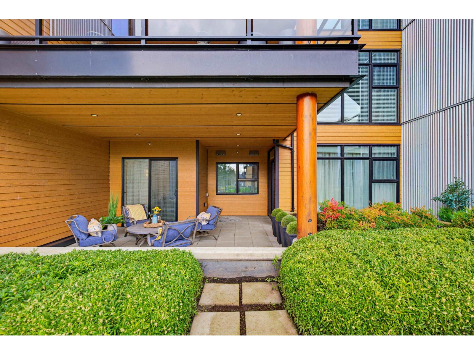 208 14855 THRIFT AVENUE, White Rock