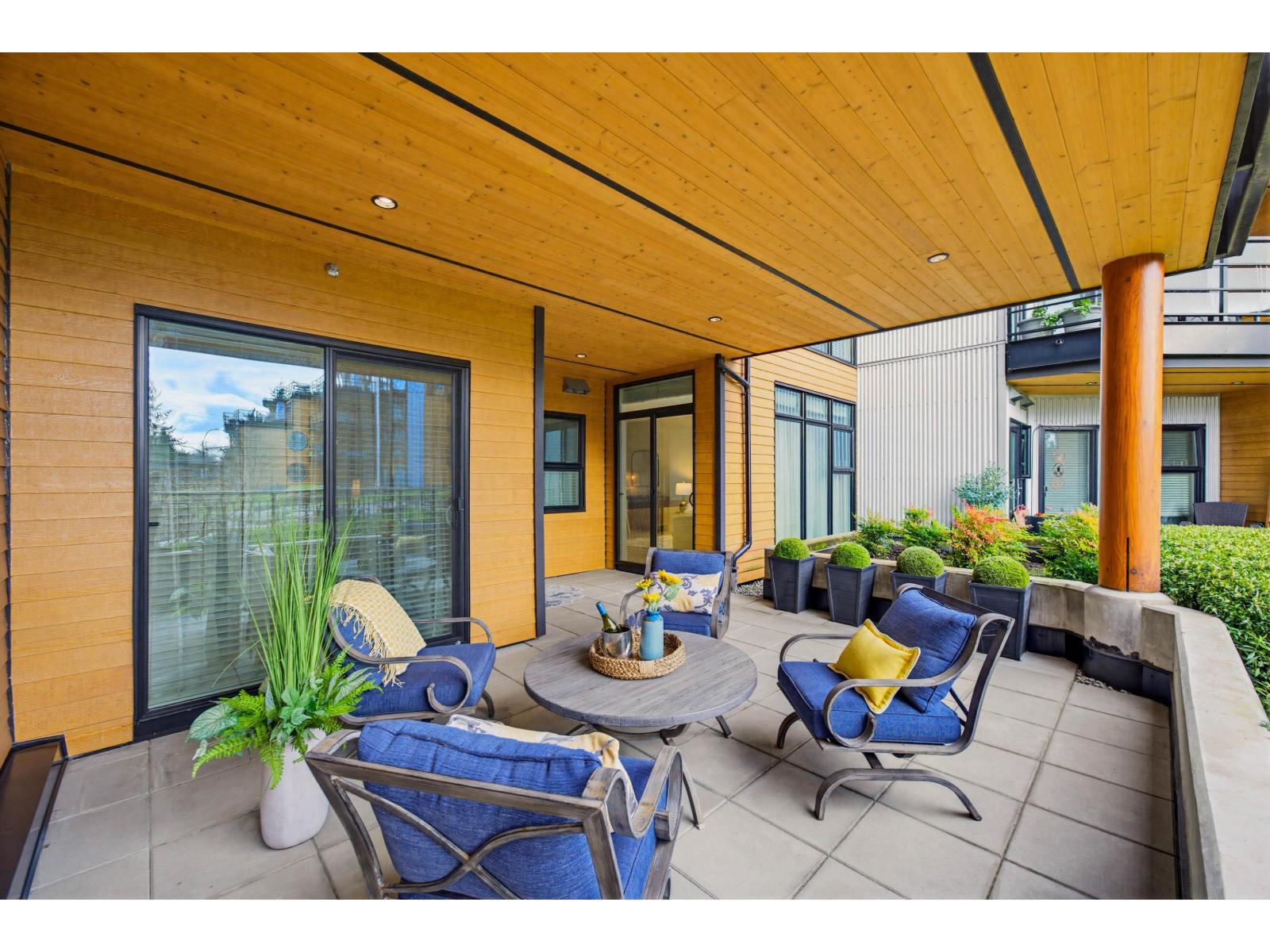 208 14855 THRIFT AVENUE, White Rock