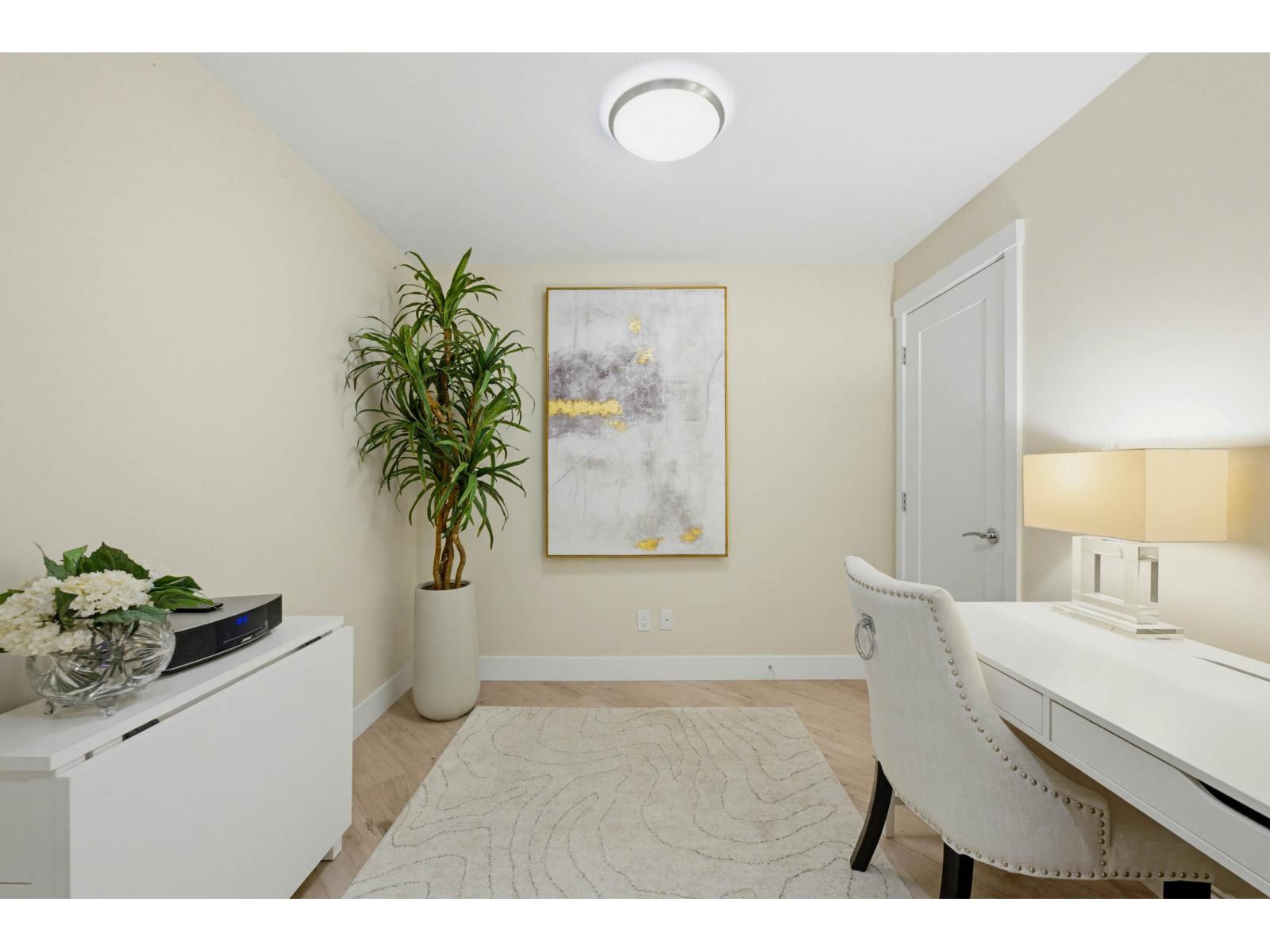 208 14855 THRIFT AVENUE, White Rock