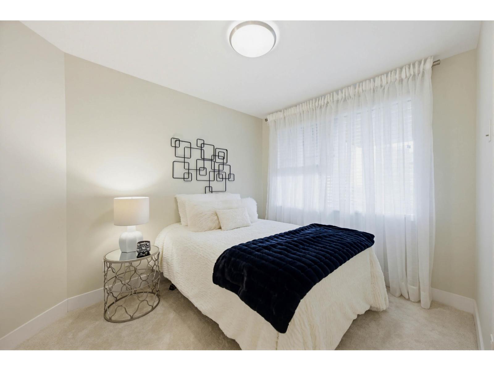 208 14855 THRIFT AVENUE, White Rock