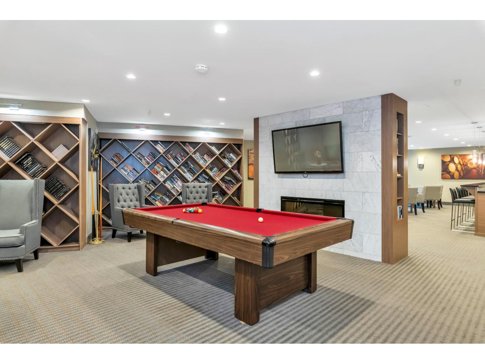 208 14855 THRIFT AVENUE, White Rock