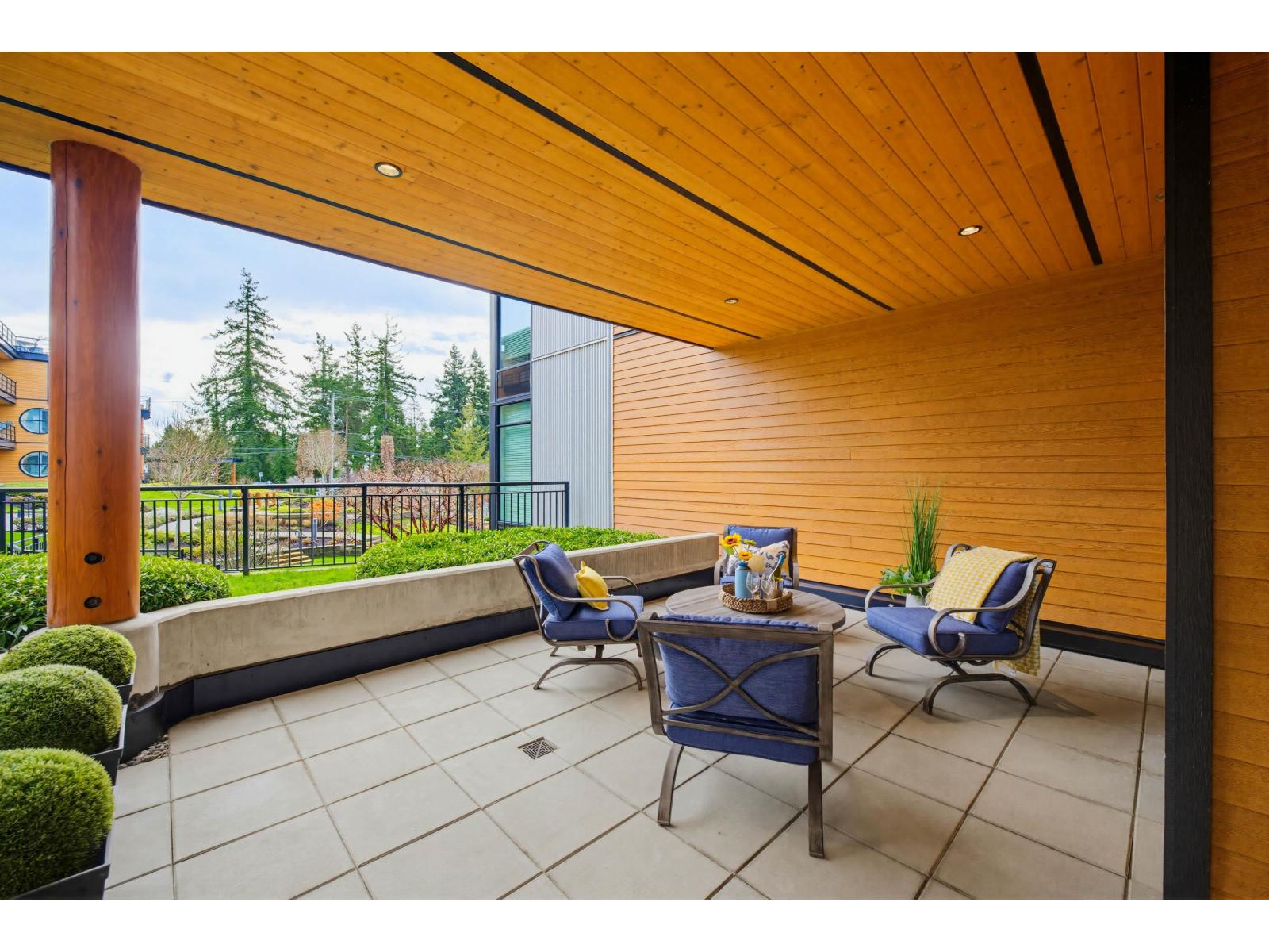 208 14855 THRIFT AVENUE, White Rock