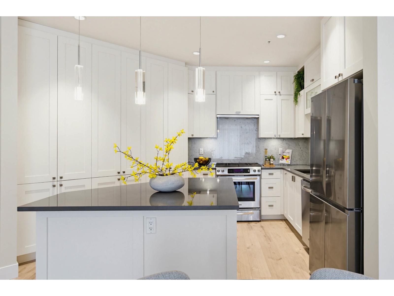 208 14855 THRIFT AVENUE - Photo 5 of 40, White Rock, British Columbia