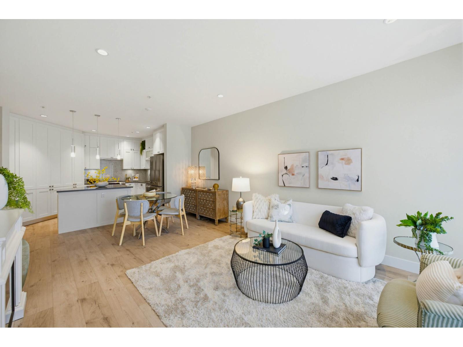 208 14855 THRIFT AVENUE, White Rock