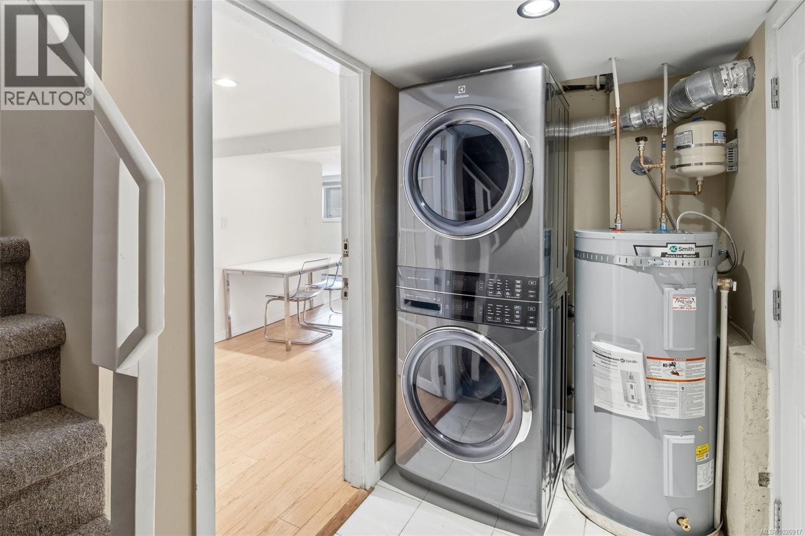 3070 Balfour Ave, Victoria