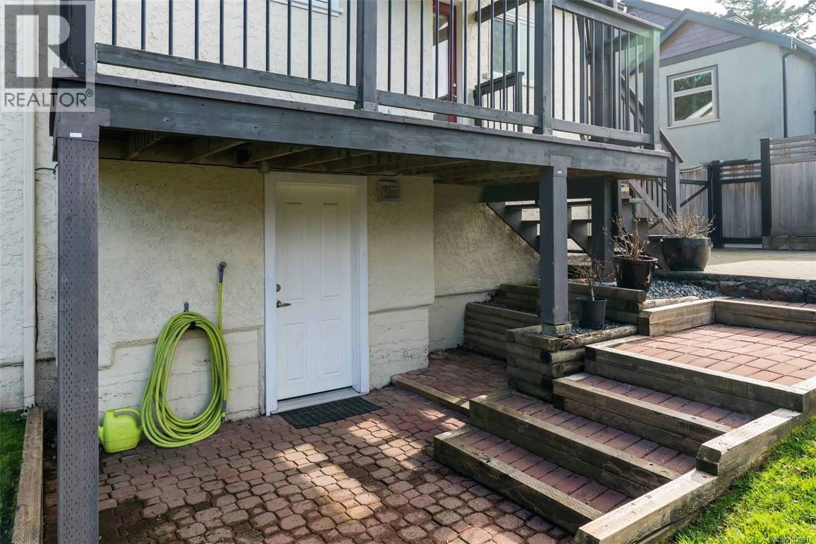 3070 Balfour Ave, Victoria