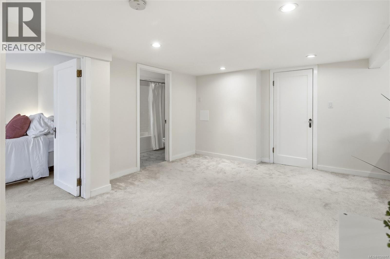 3070 Balfour Ave, Victoria