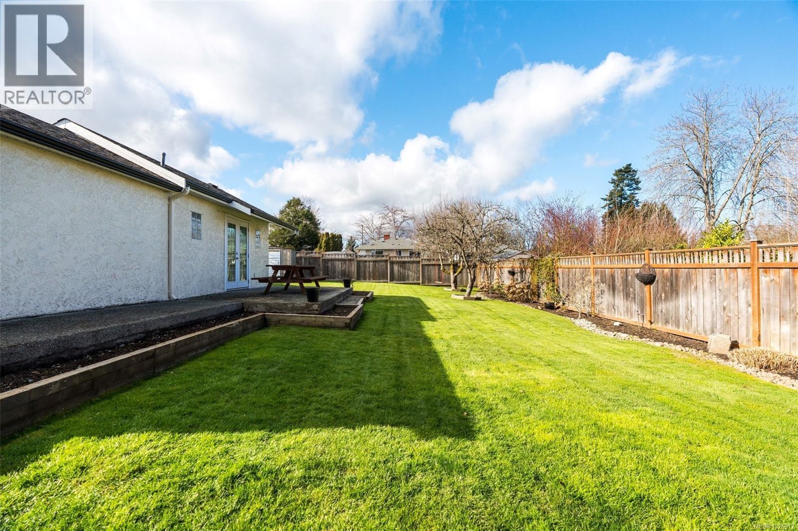 3070 Balfour Ave, Victoria