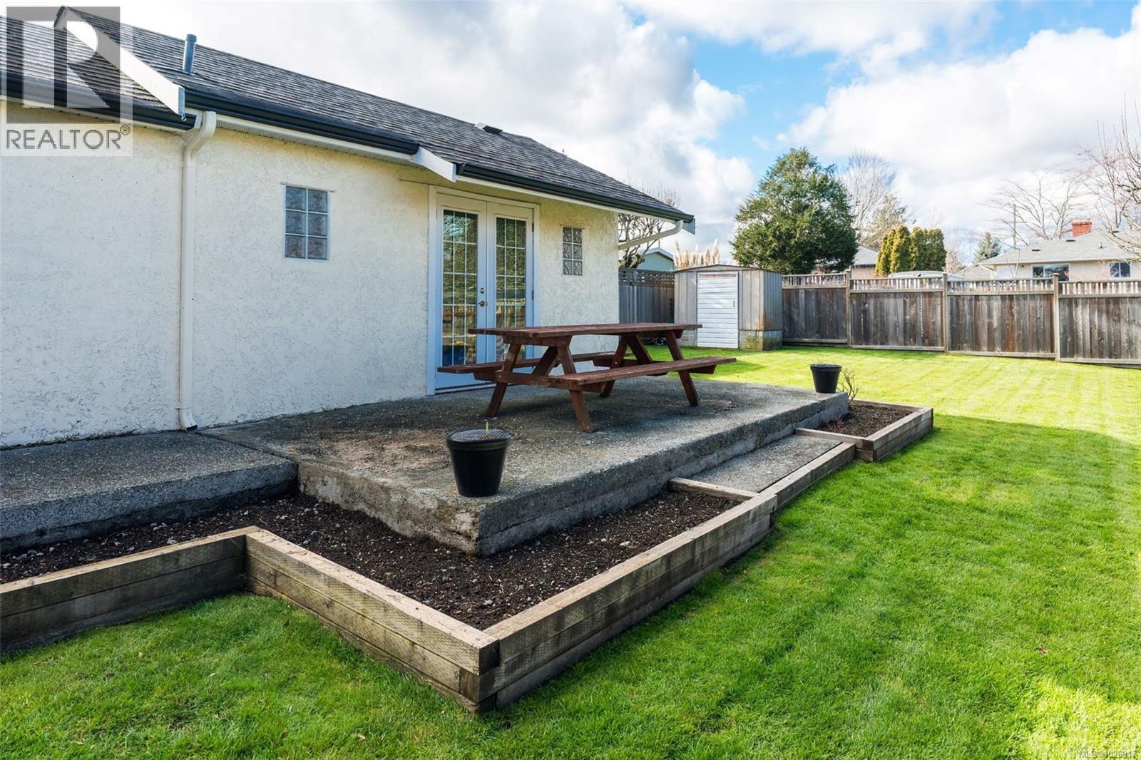 3070 Balfour Ave, Victoria