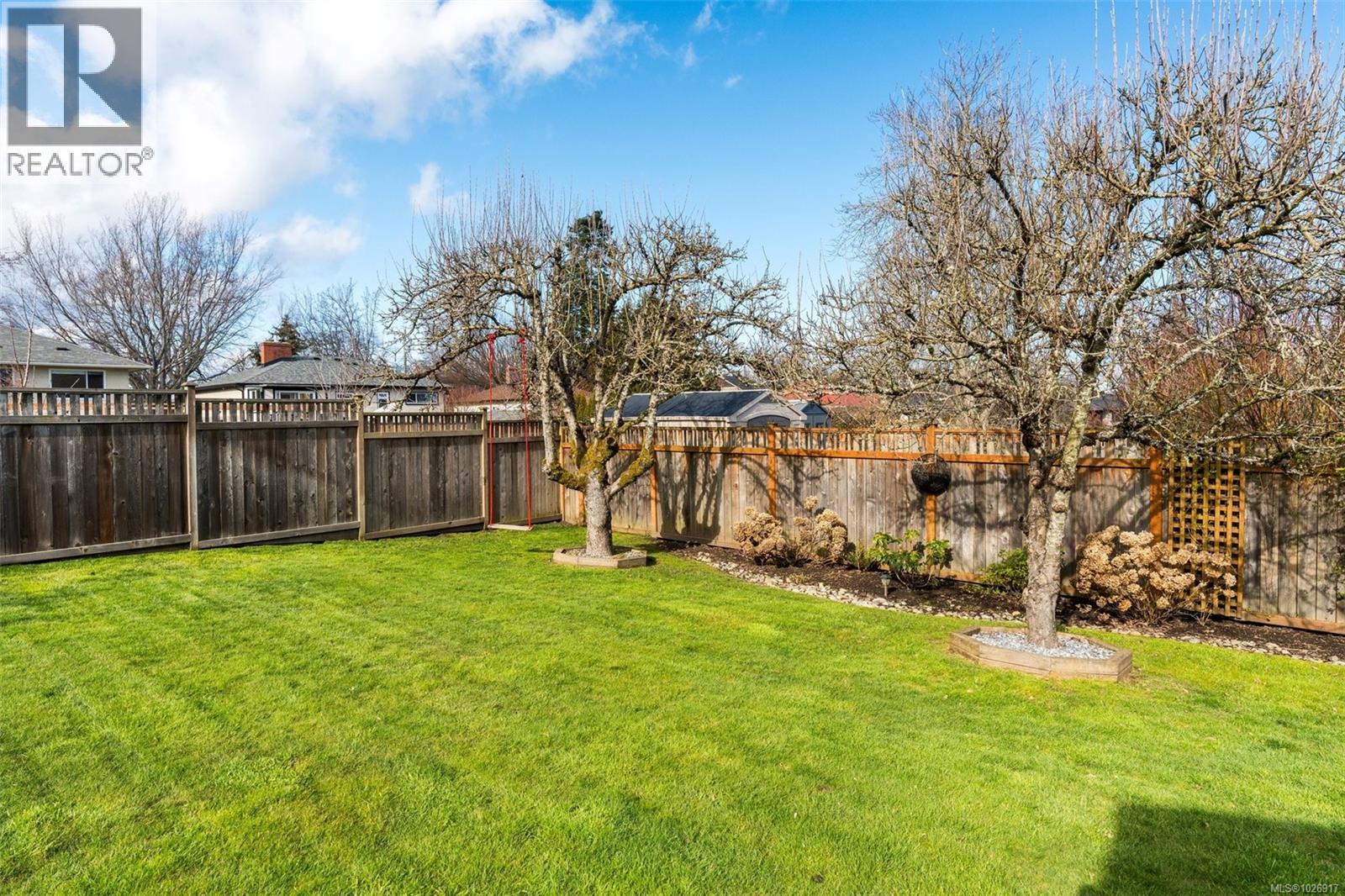 3070 Balfour Ave, Victoria