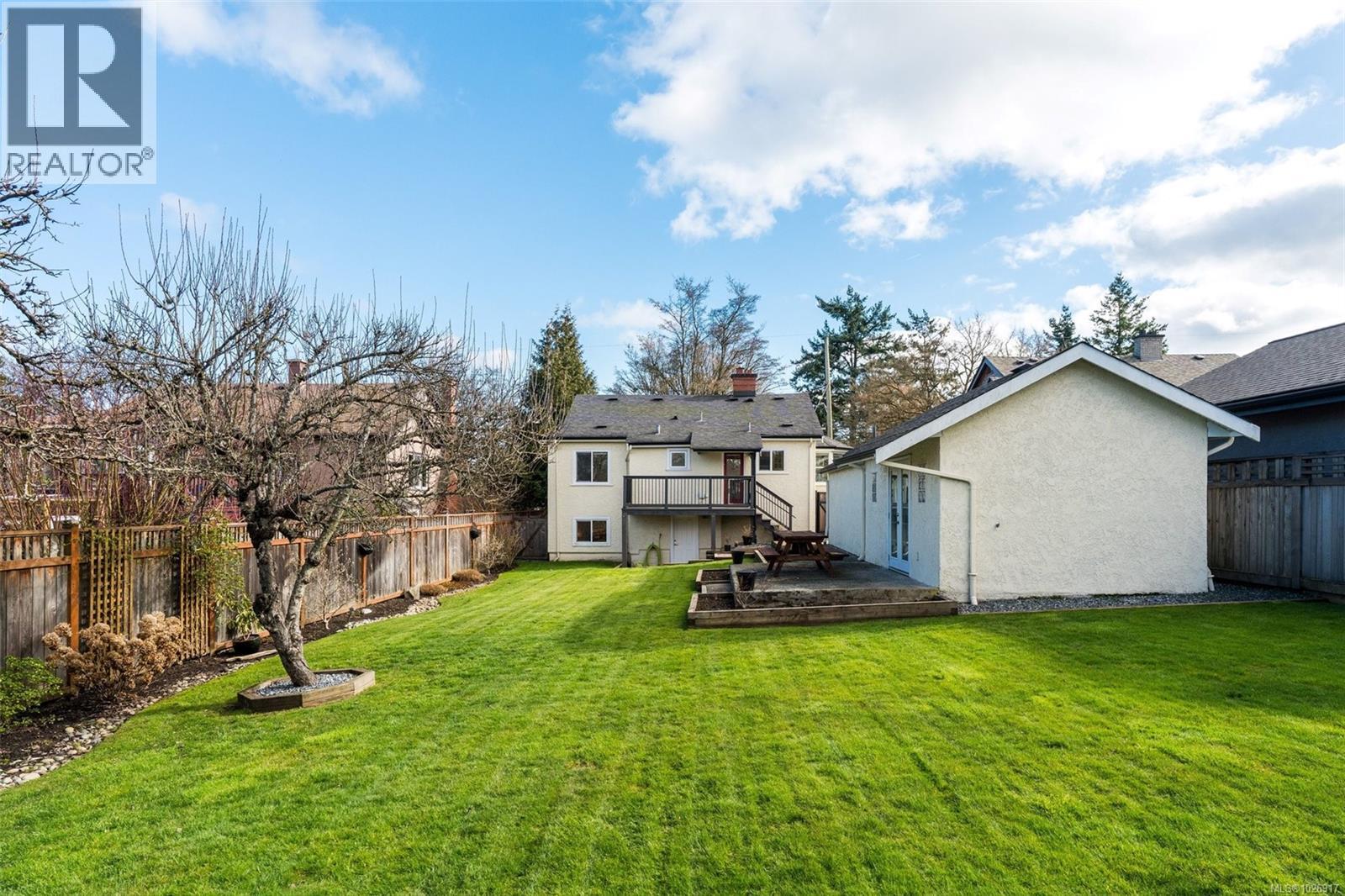 3070 Balfour Ave, Victoria