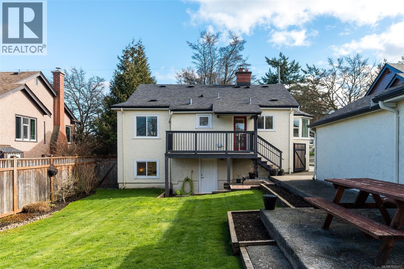 3070 Balfour Ave, Victoria