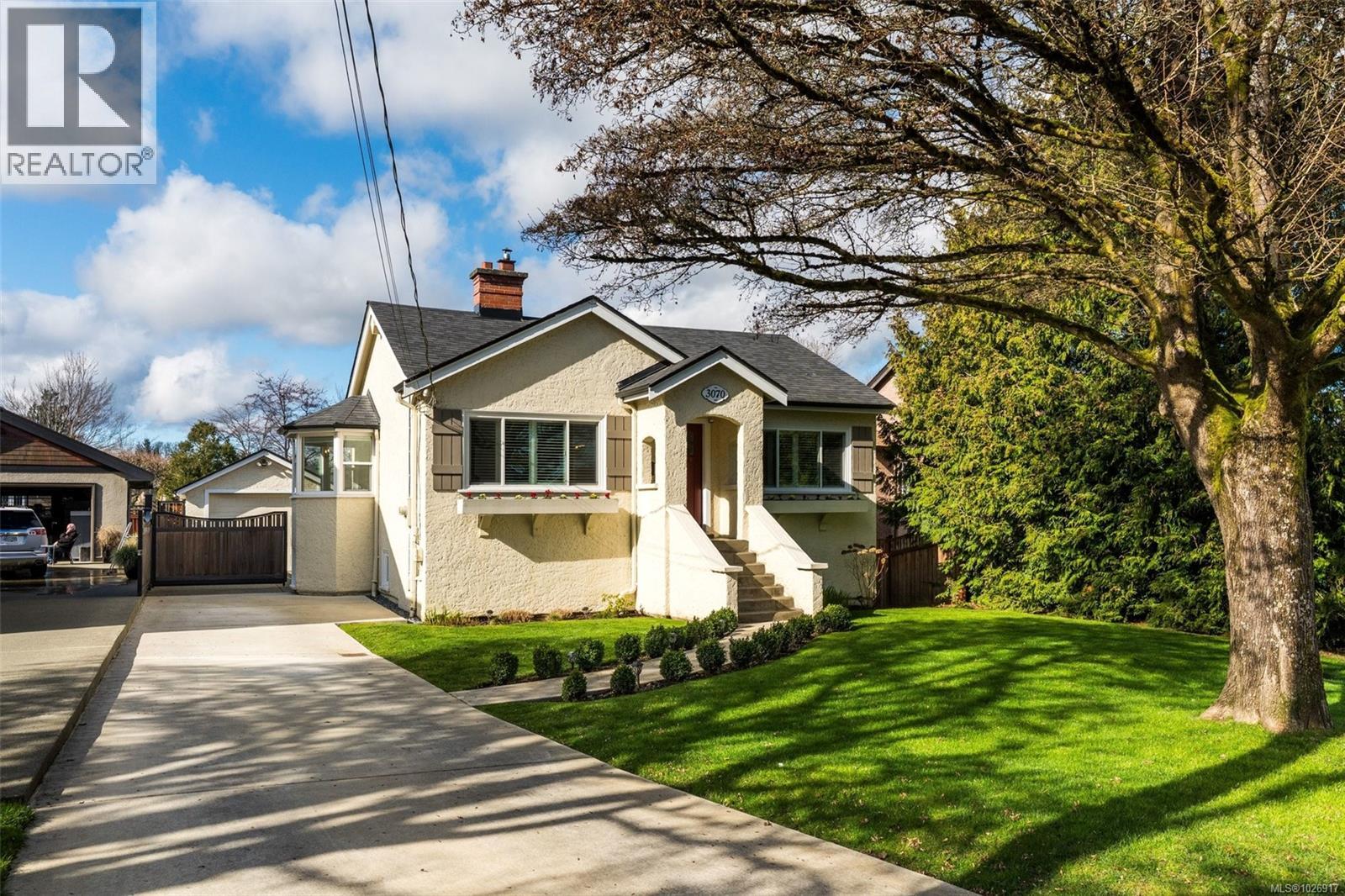 3070 Balfour Ave, Victoria