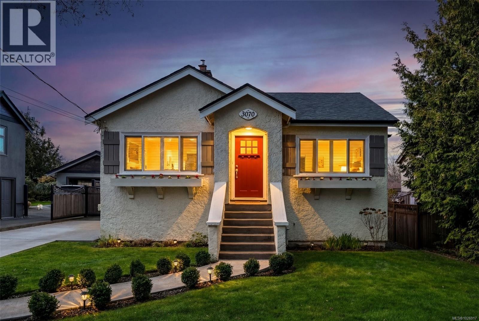 3070 Balfour Ave, Victoria