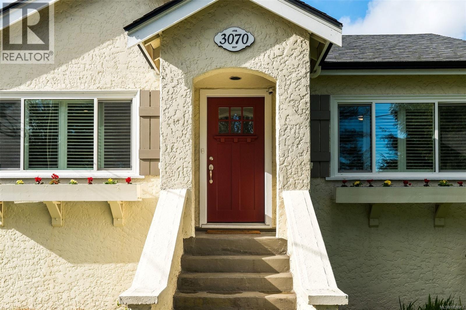 3070 Balfour Ave, Victoria