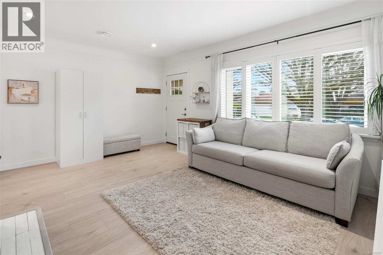 3070 Balfour Ave, Victoria