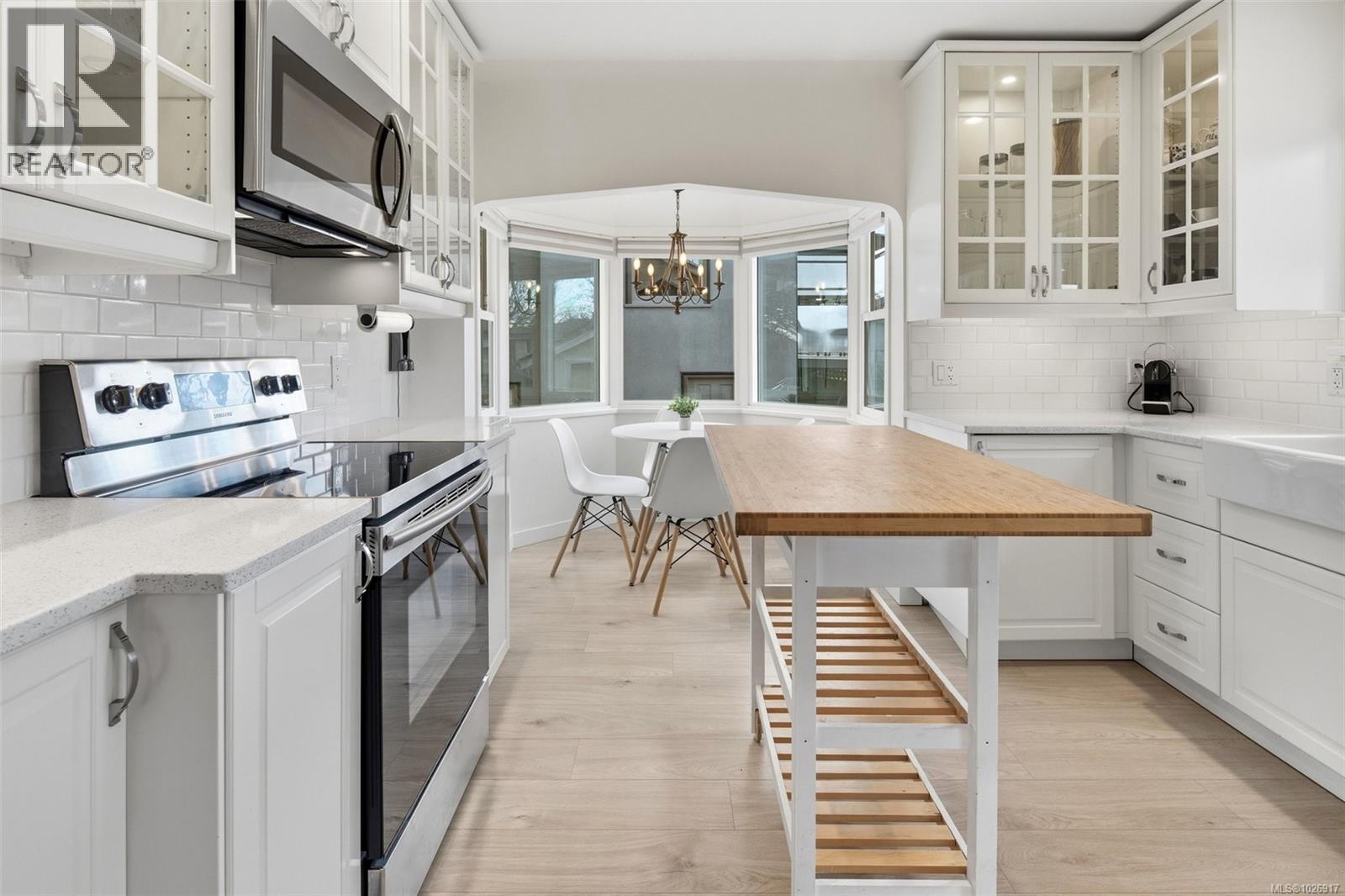 3070 Balfour Ave, Victoria