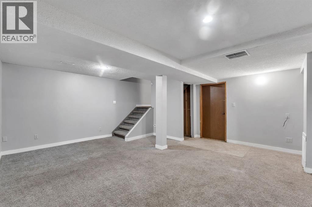 Single Family House for Sale in  Falton Court NE Falconridge Calgary 