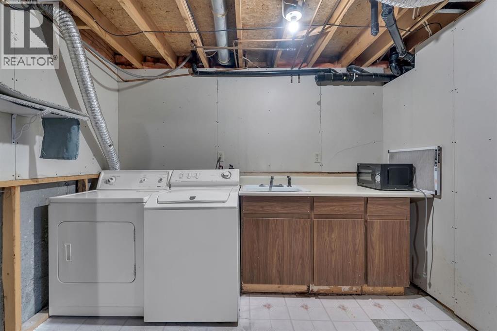 Single Family House for Sale in  Falton Court NE Falconridge Calgary 