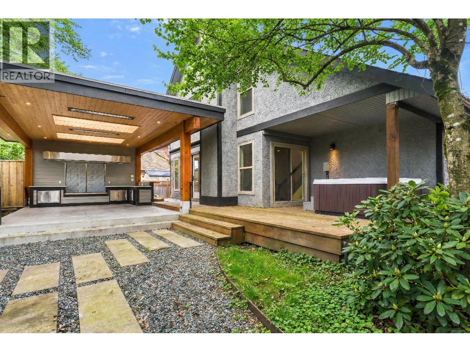 41281 MEADOW AVENUE, Squamish