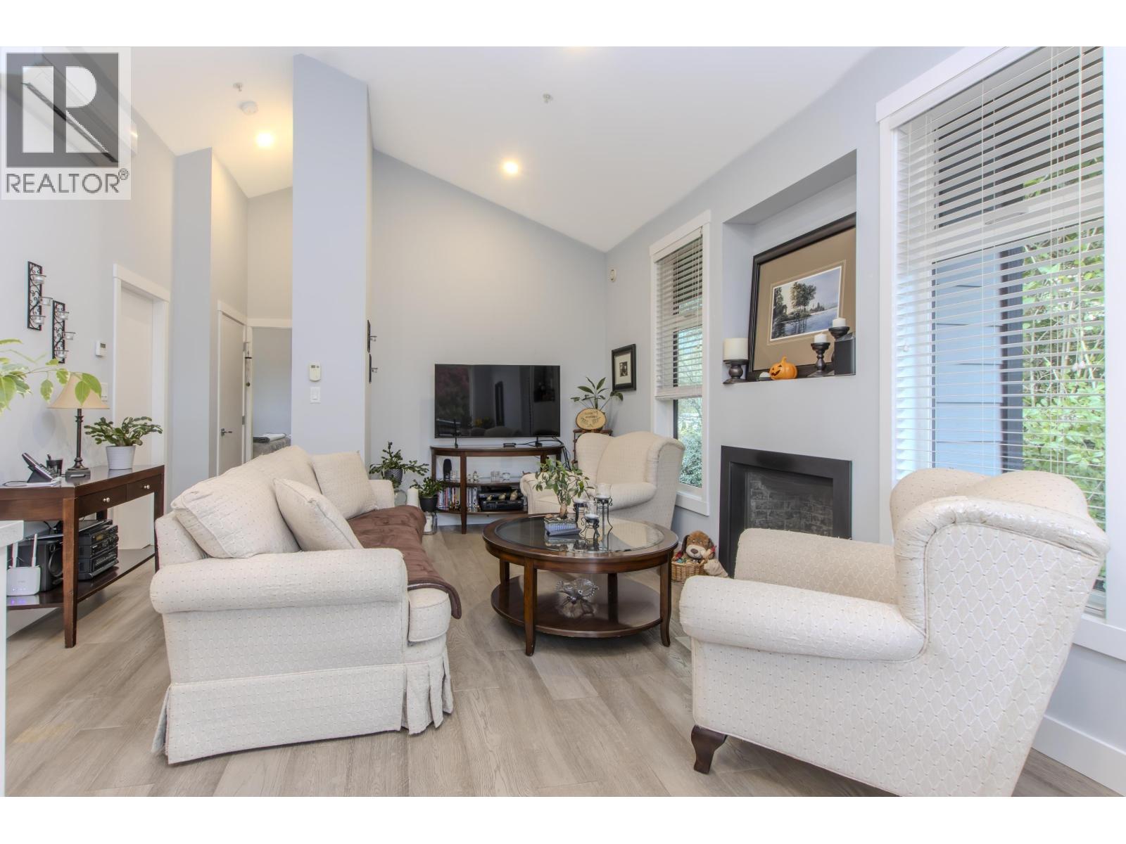 41281 MEADOW AVENUE, Squamish