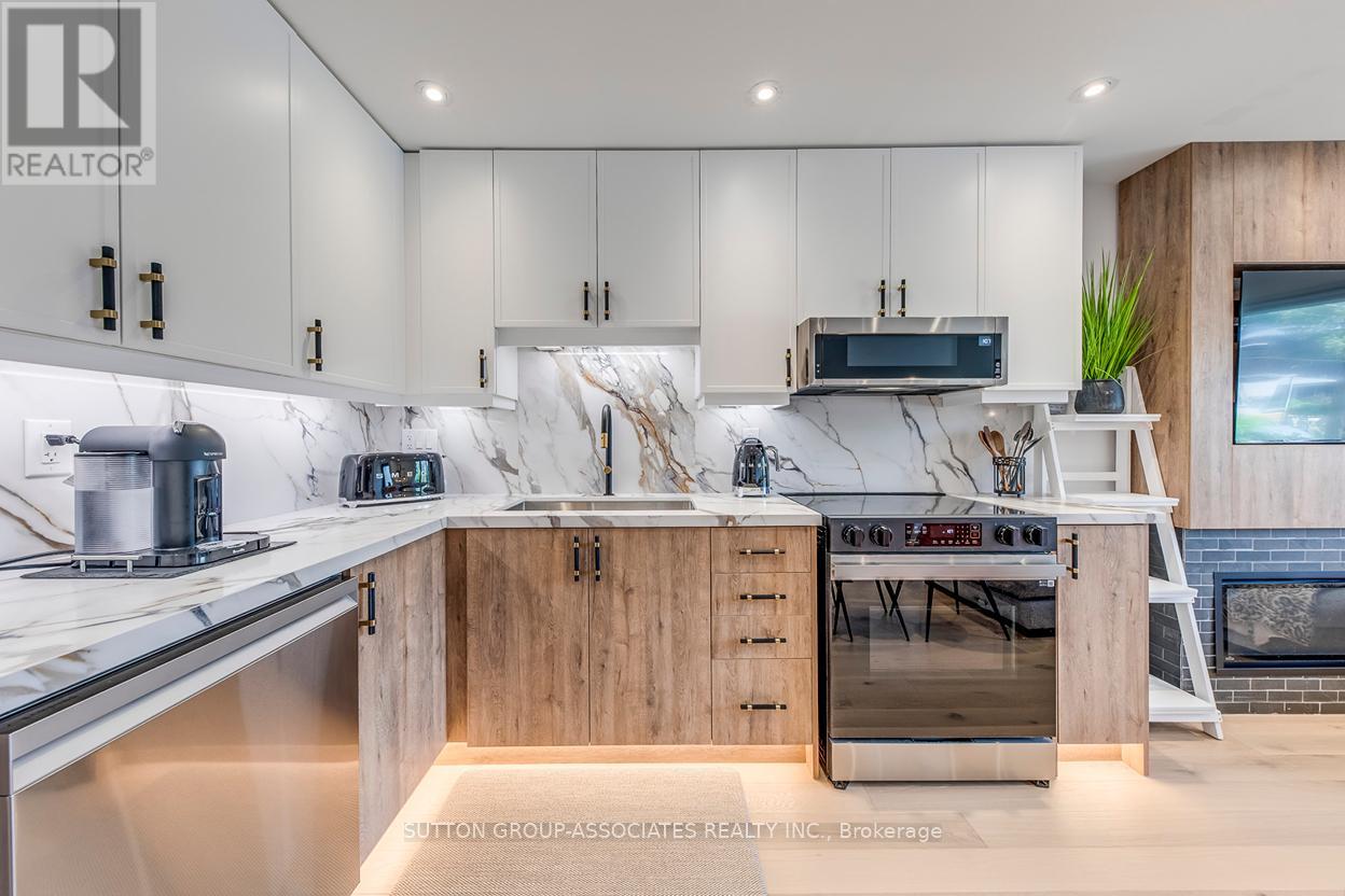 MAIN - 359 HARVIE AVENUE - Photo 4 of 12, Toronto (Caledonia-Fairbank), Ontario