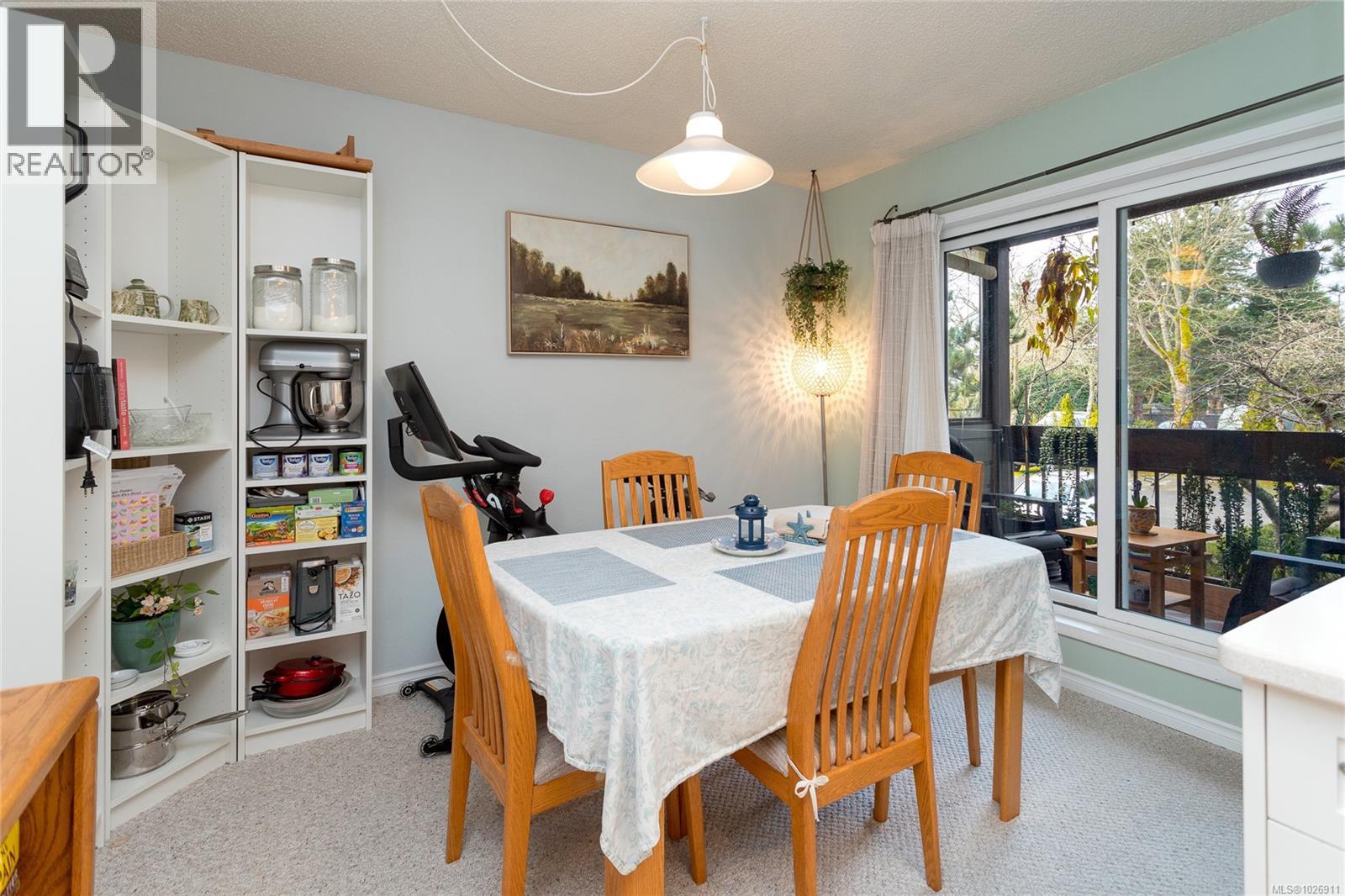 204 10160 Third Street, Sidney