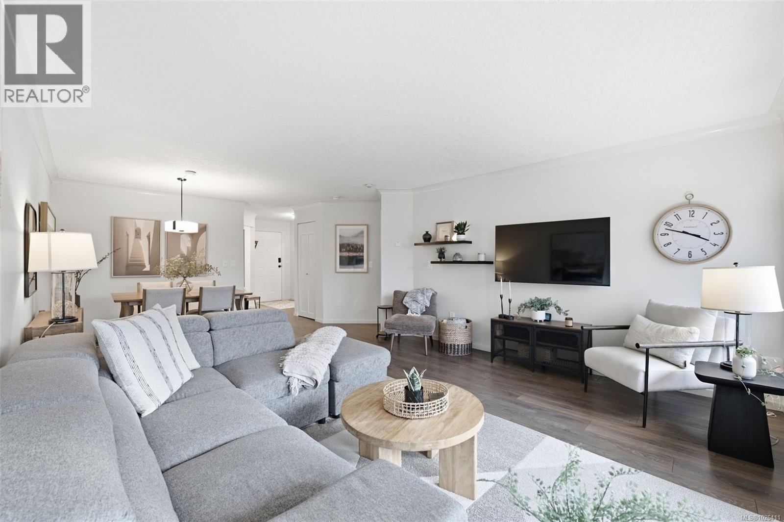 302 1121 Oscar Street, Victoria