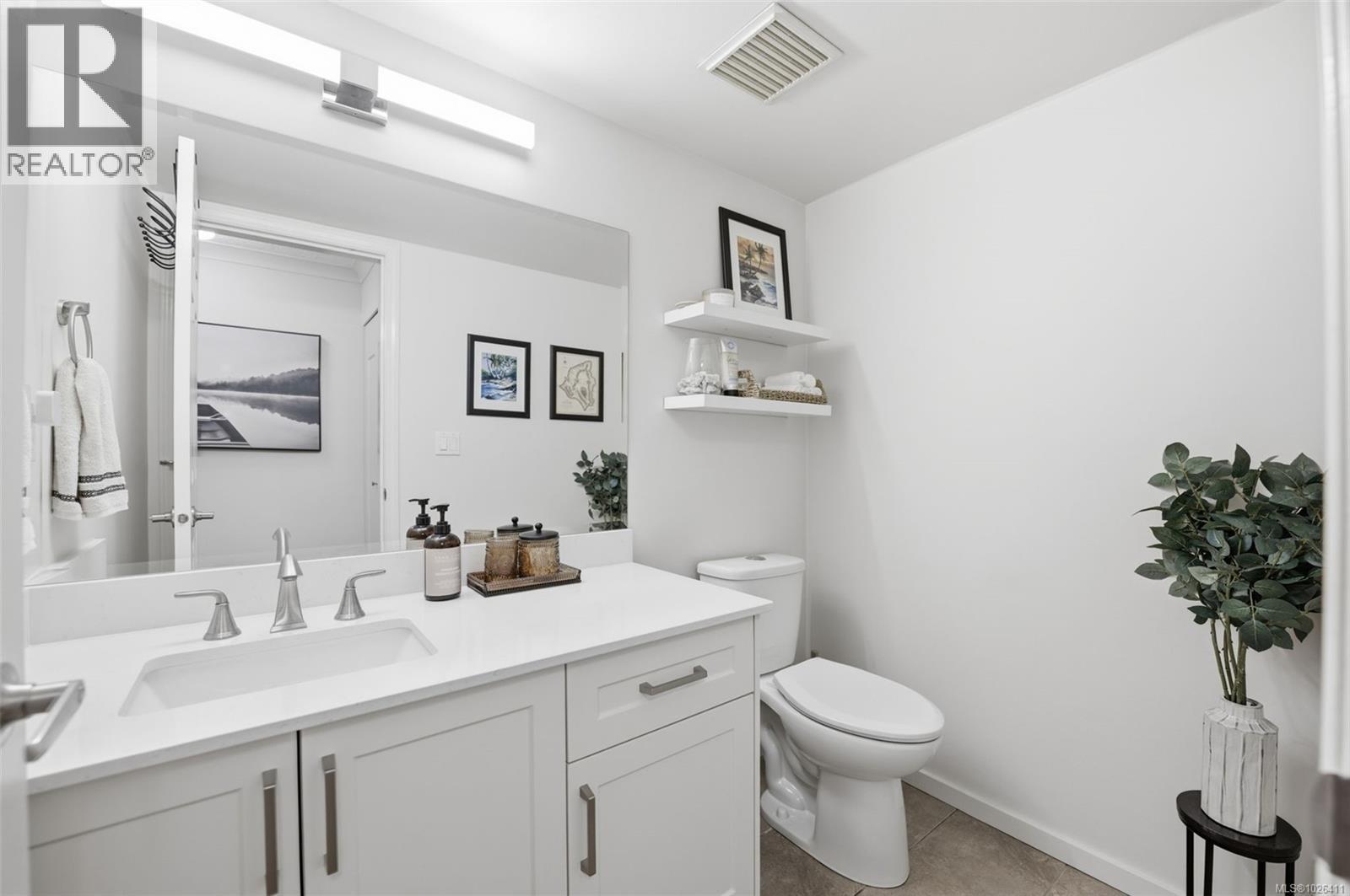 302 1121 Oscar Street, Victoria