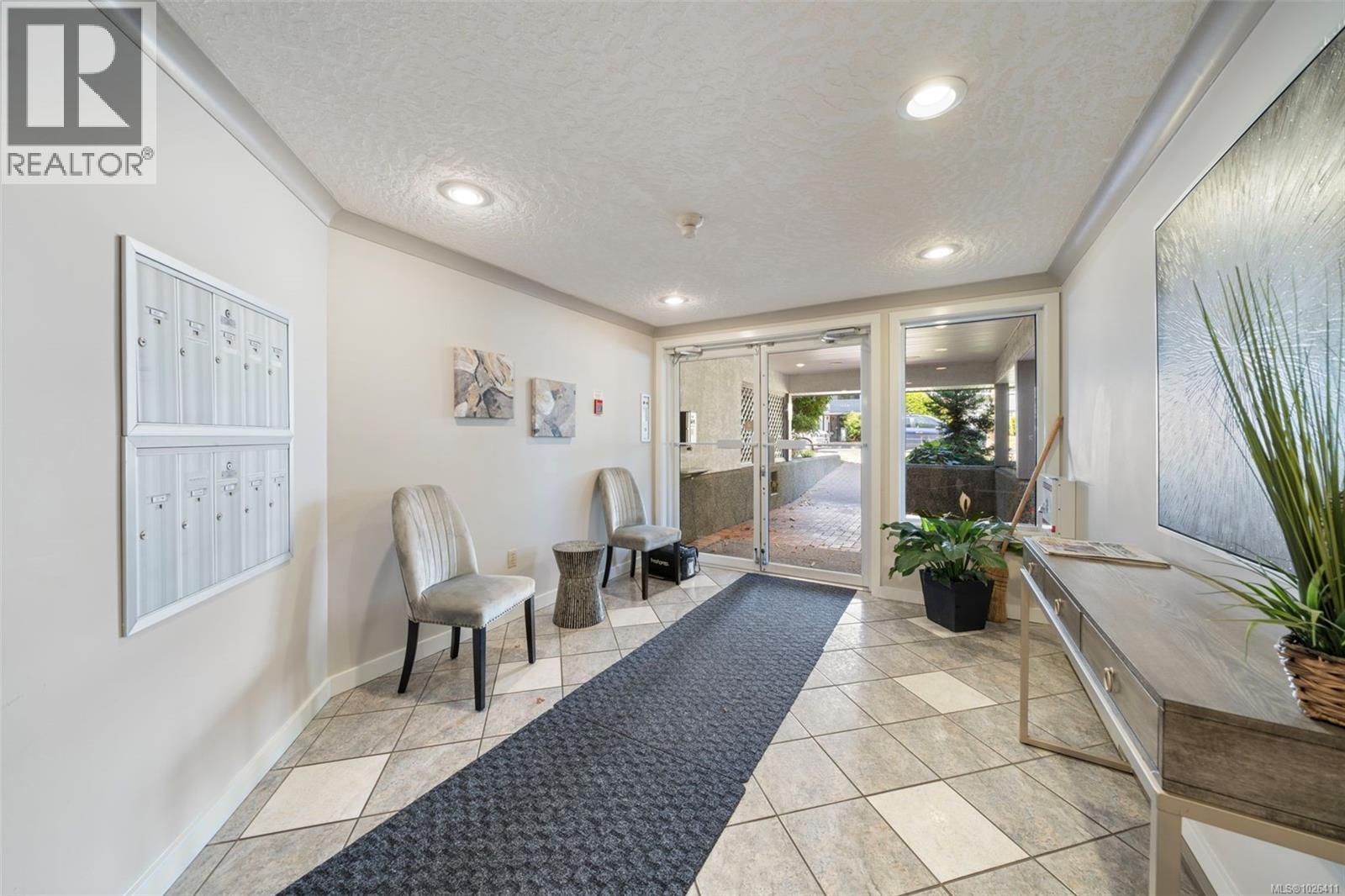 302 1121 Oscar Street, Victoria