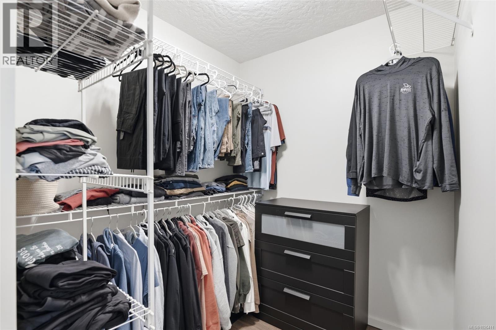 302 1121 Oscar Street, Victoria