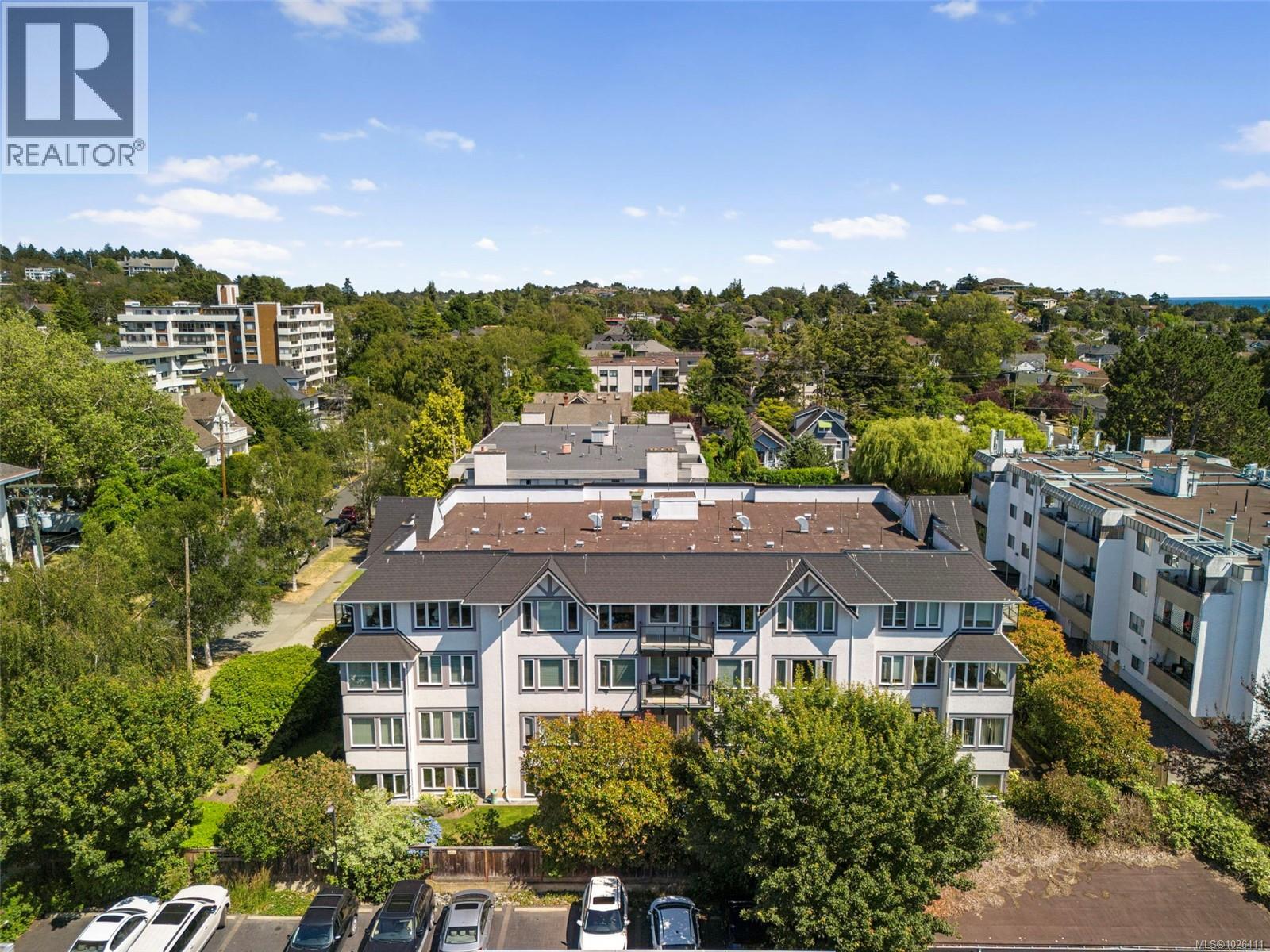 302 1121 Oscar Street, Victoria