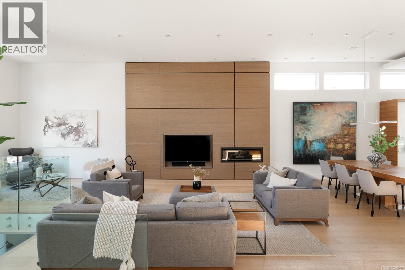  2318 Shakespeare Street, Victoria