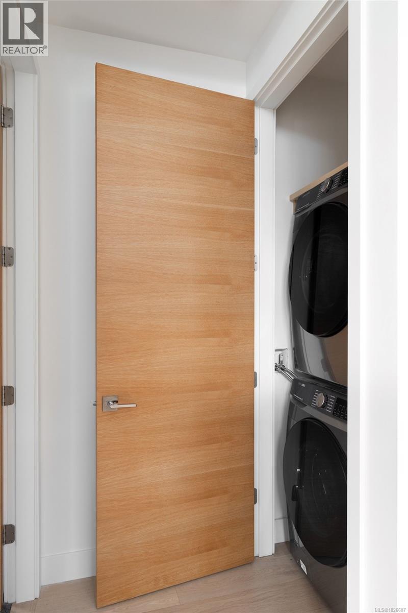  2318 Shakespeare Street, Victoria