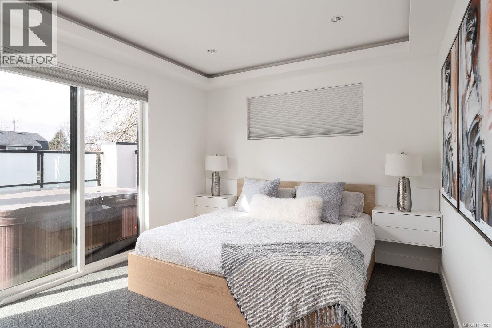  2318 Shakespeare Street, Victoria