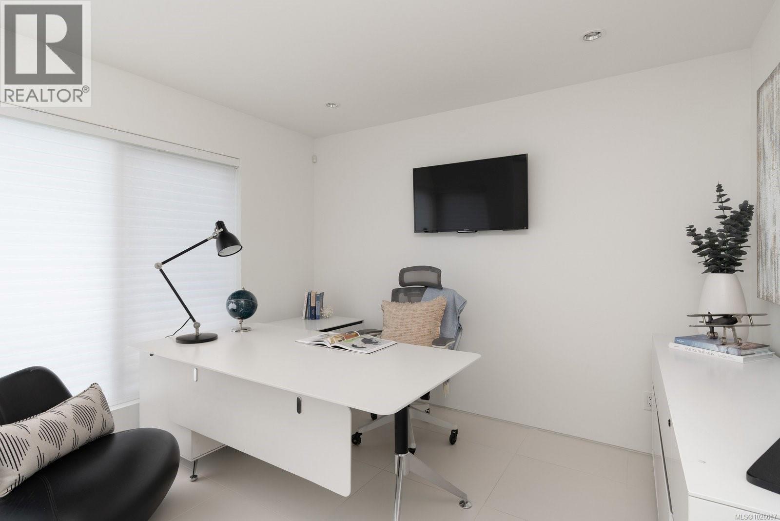  2318 Shakespeare Street, Victoria