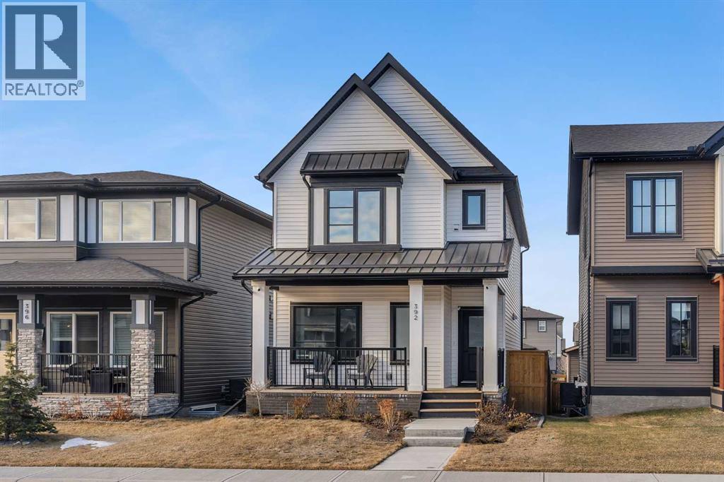 392 Lawthorn Way - Photo 3 of 40, Airdrie, Alberta